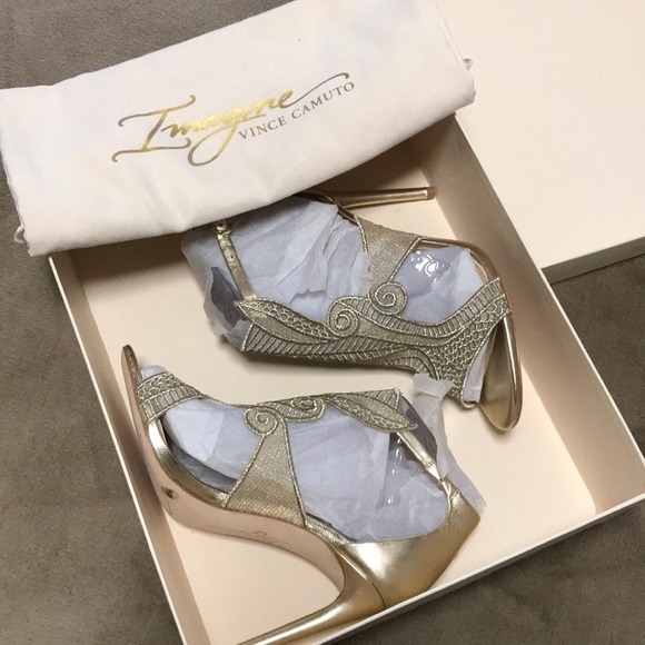 Imagine Vince Camuto Rashi heeled sandal - Picture 9 of 13